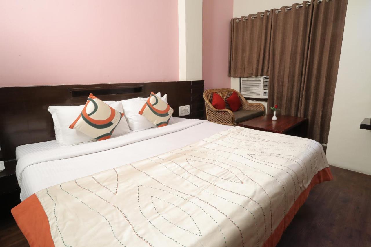 Hotel Vivek Continental Gwalior Ngoại thất bức ảnh
