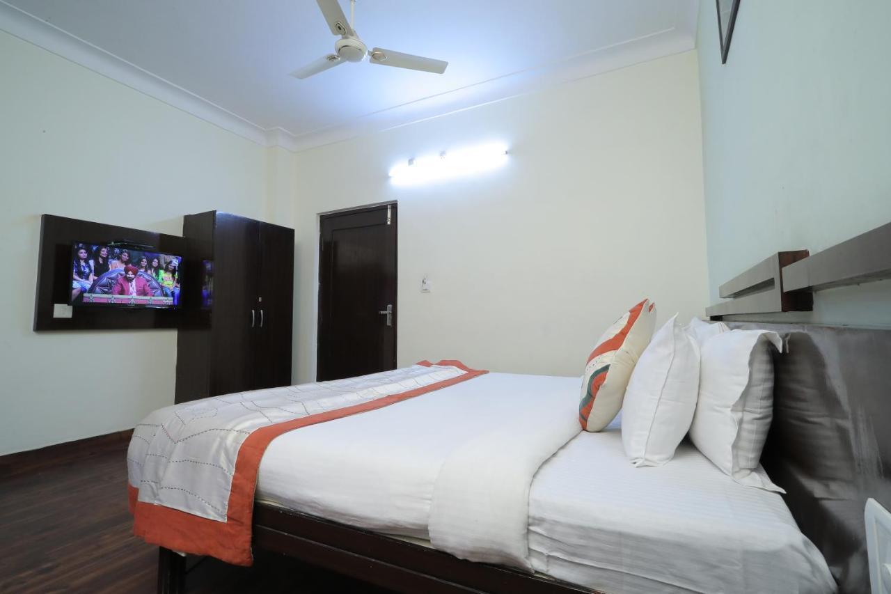 Hotel Vivek Continental Gwalior Ngoại thất bức ảnh