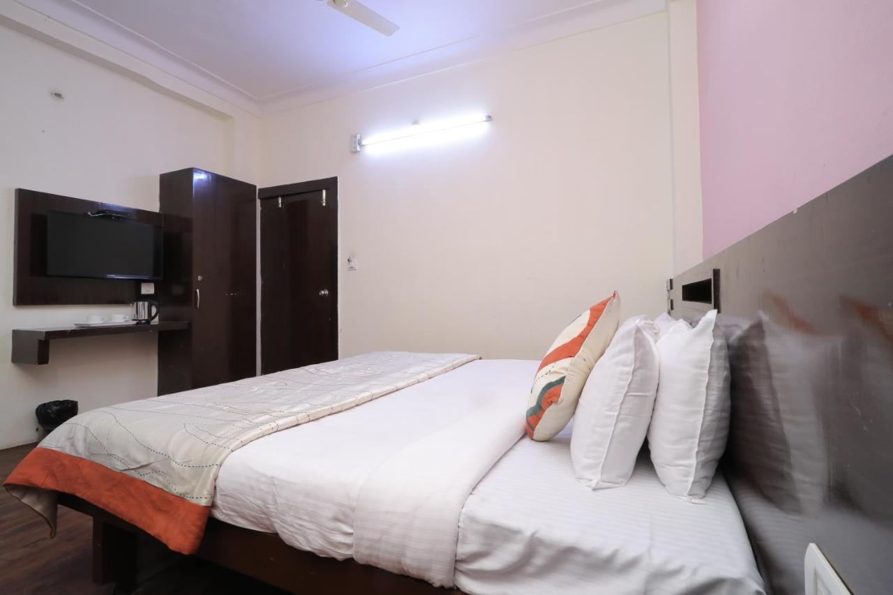 Hotel Vivek Continental Gwalior Ngoại thất bức ảnh