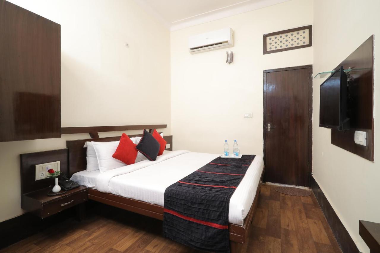 Hotel Vivek Continental Gwalior Ngoại thất bức ảnh