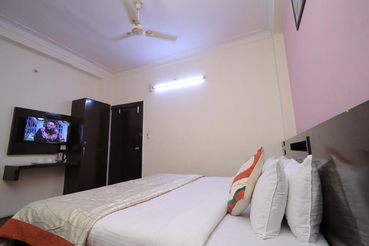 Hotel Vivek Continental Gwalior Ngoại thất bức ảnh