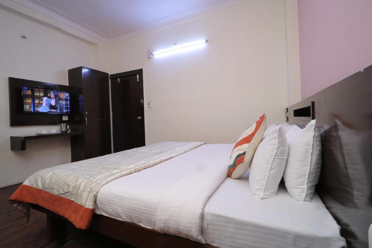 Hotel Vivek Continental Gwalior Ngoại thất bức ảnh