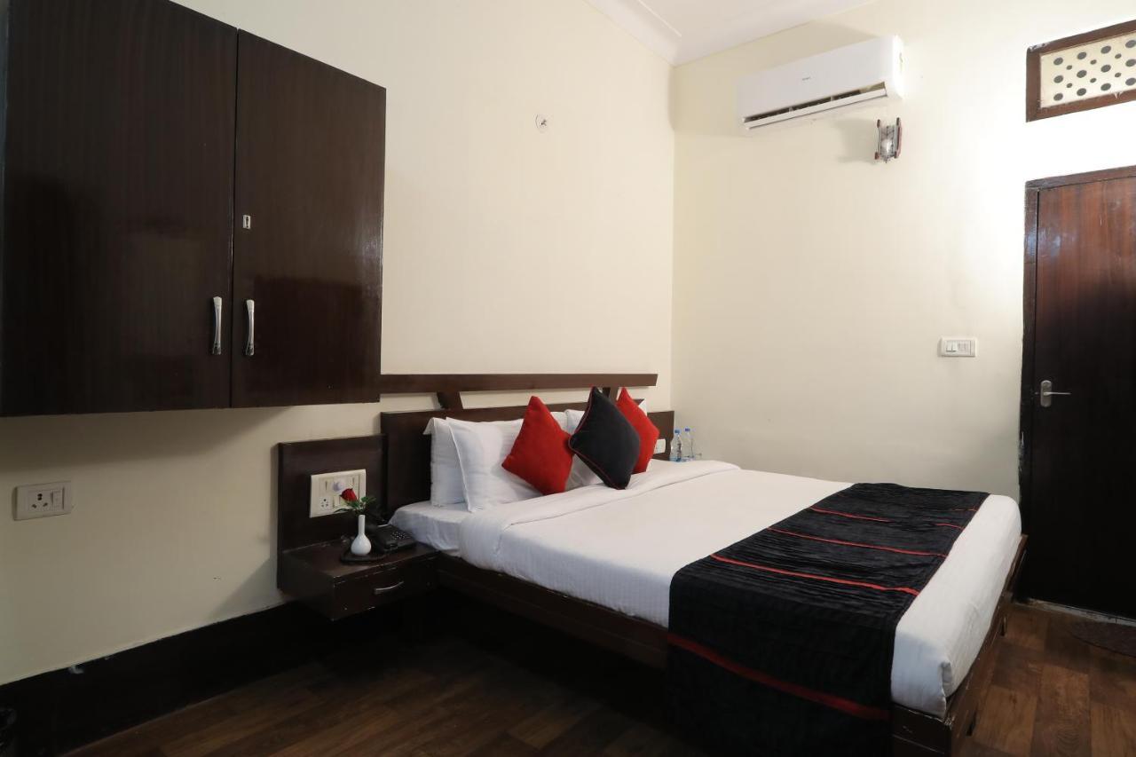 Hotel Vivek Continental Gwalior Ngoại thất bức ảnh
