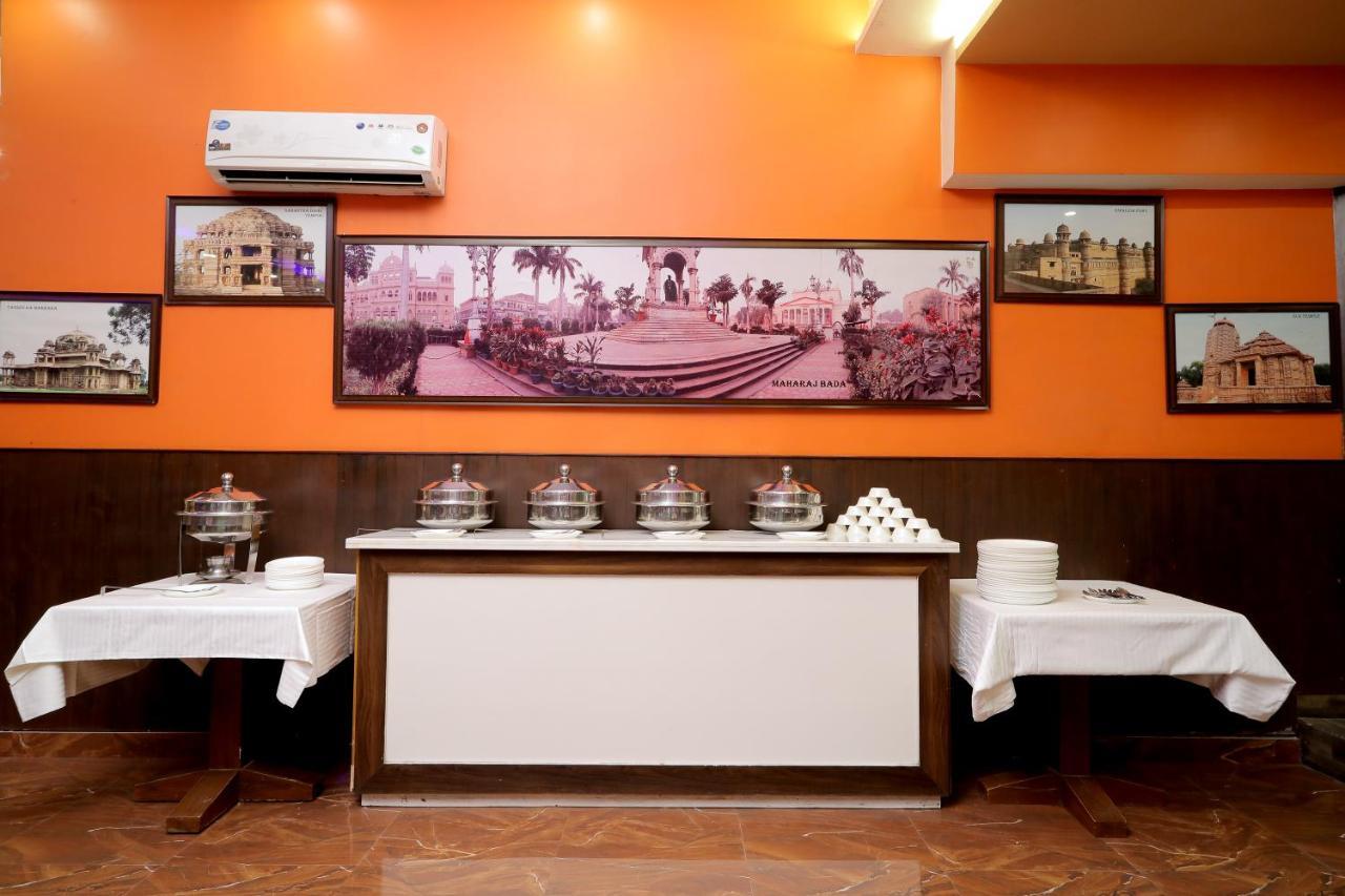 Hotel Vivek Continental Gwalior Ngoại thất bức ảnh
