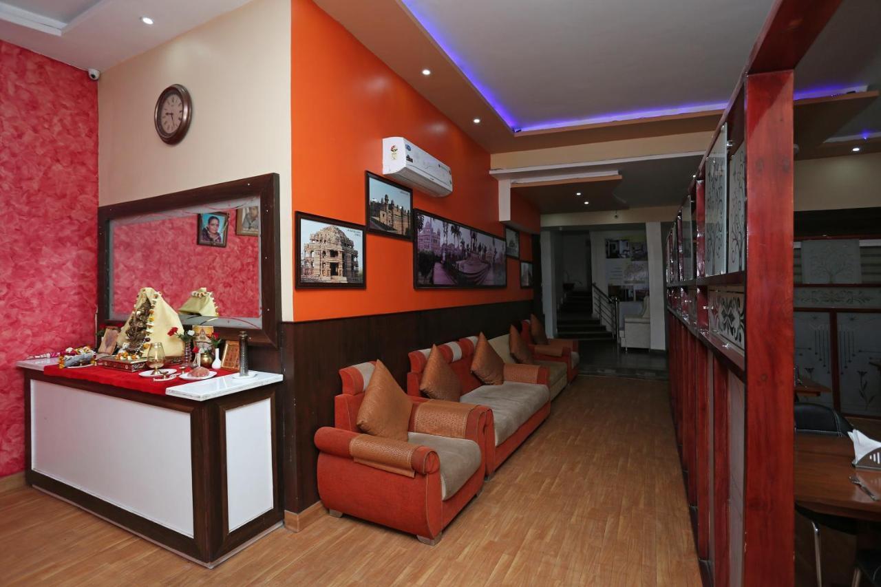 Hotel Vivek Continental Gwalior Ngoại thất bức ảnh