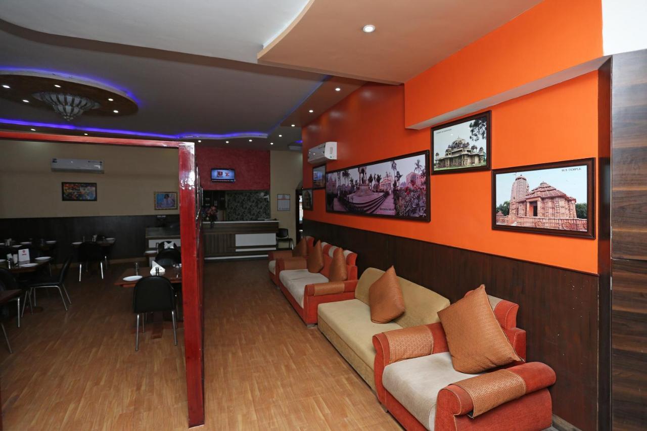 Hotel Vivek Continental Gwalior Ngoại thất bức ảnh
