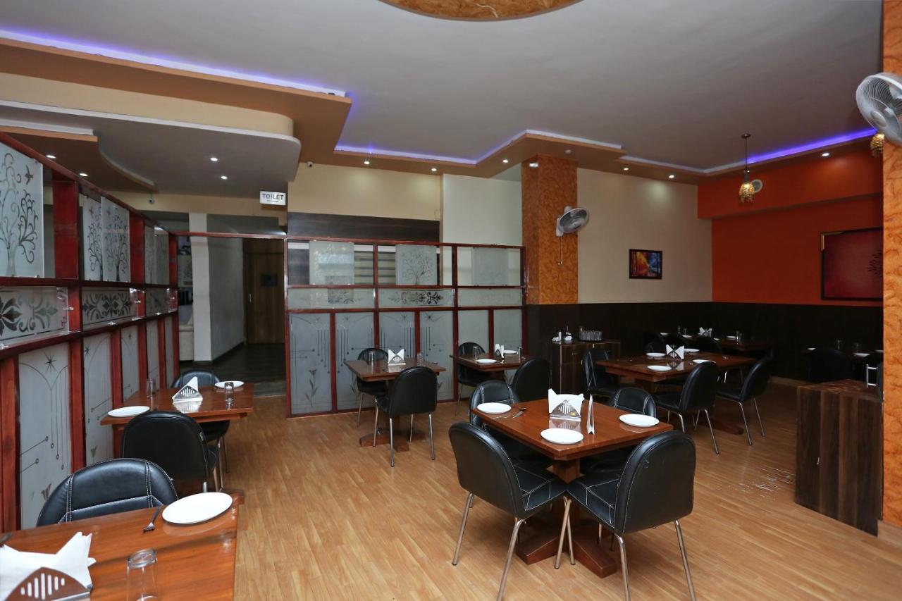 Hotel Vivek Continental Gwalior Ngoại thất bức ảnh